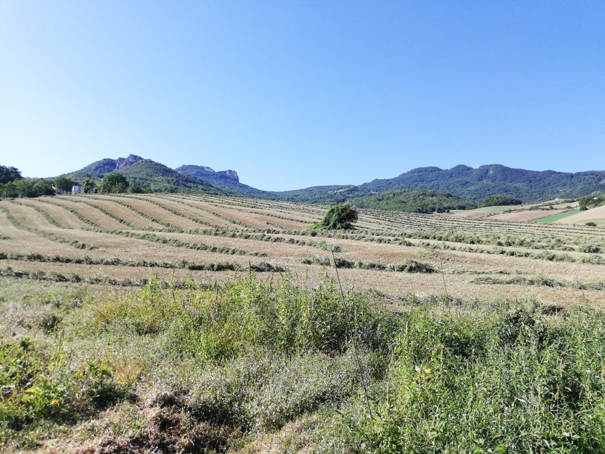 Вилла Casa A Montebello Di Bertona Con Vista Gran Sasso Экстерьер фото