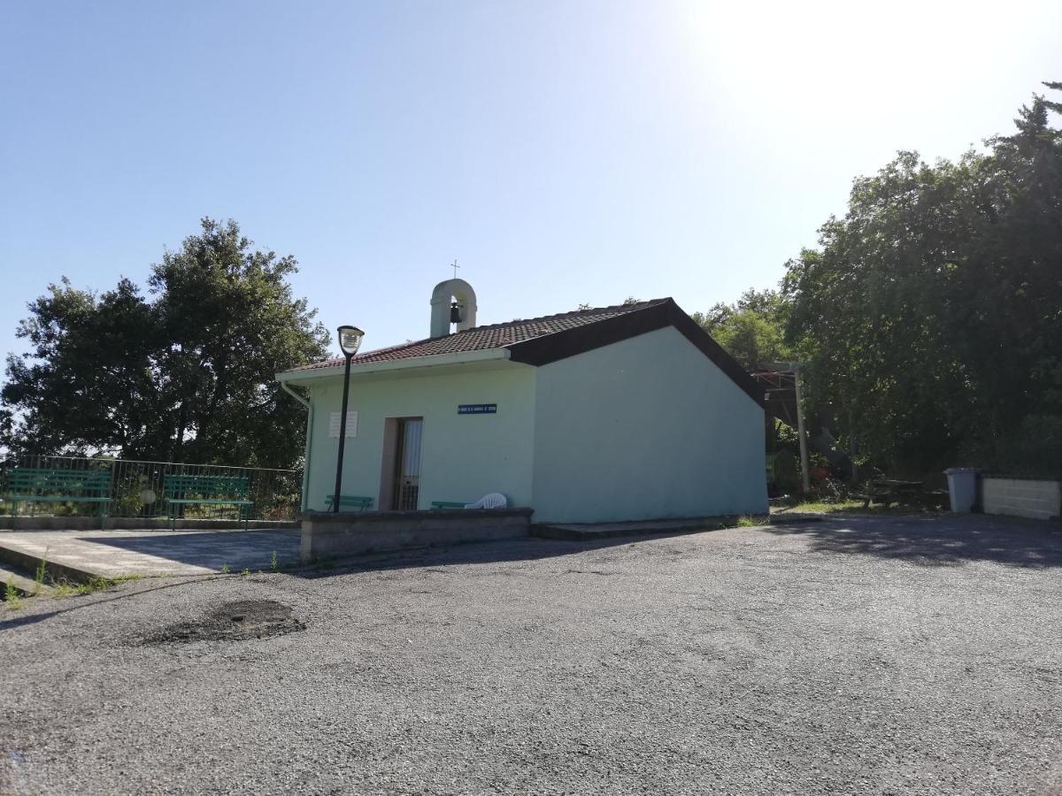 Вилла Casa A Montebello Di Bertona Con Vista Gran Sasso Экстерьер фото